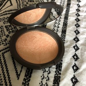 Becca highlighter